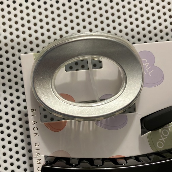 NOVEMBER SALE! Claw Clip Set - Picture 3 of 5